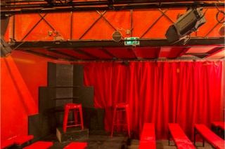 scène pour café théâtre du Mil'Arts à Bastia